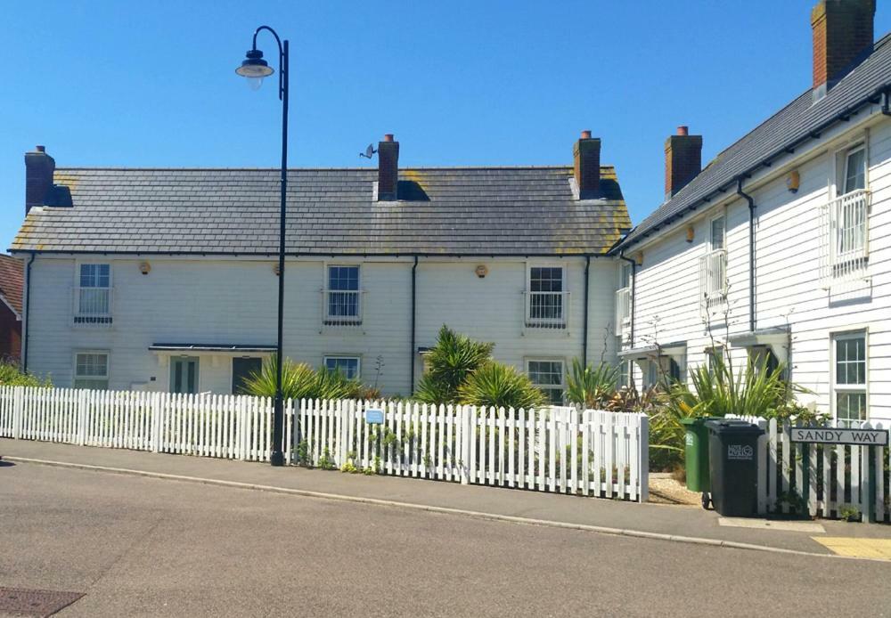 Sea Dragon Villa Rye Exterior photo